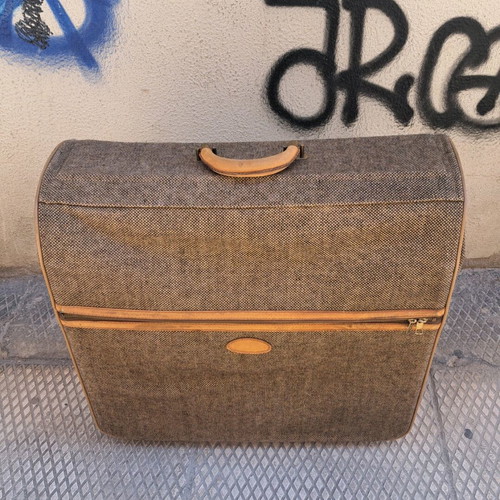 Vedette travel suitcase used, beige, opening design