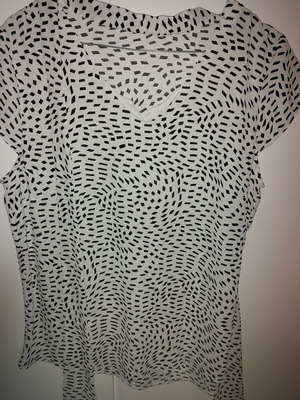 Billy Sabbado women's blouse black and white like new, size M
