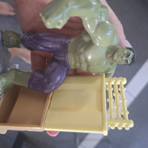 Hulk figure like new from Playmation Marvel Avengers collection