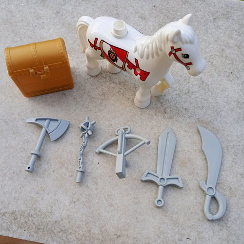 Various knights used, pack (Not LEGO)
