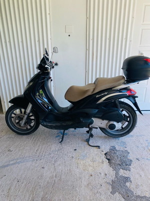 Piaggio Beverly 250 μεταχειρισμένο σκούτερ με αυτόματο κιβώτιο, μαύρο