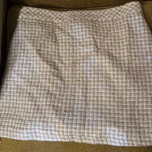Knitted skirt like new, white pink brown shades, size S