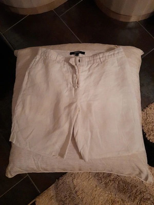 Mexx linen shorts cream color size S like new