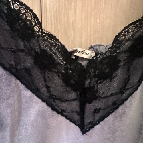 Regalinas lingerie one size like new, velour with lace