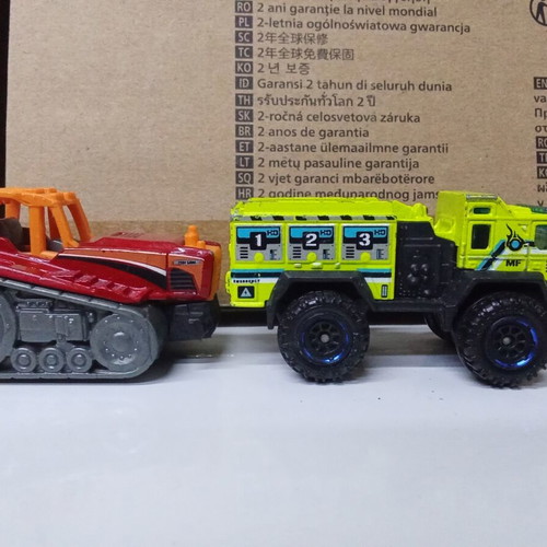 Matchbox toy cars used, set of 4 trucks and construction vehicles