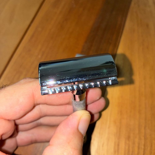 Merkur 23c closed comb safety razor used with long handle