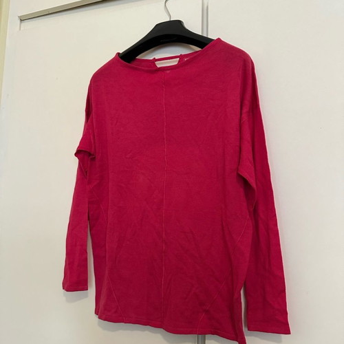 Fuchsia top like new, size S/M, soft fabric