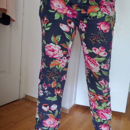 Floral pants used, sizes S and M, multicolor