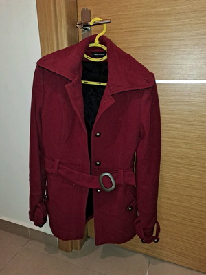 Women's Montgomery coat like new, dark red, size S