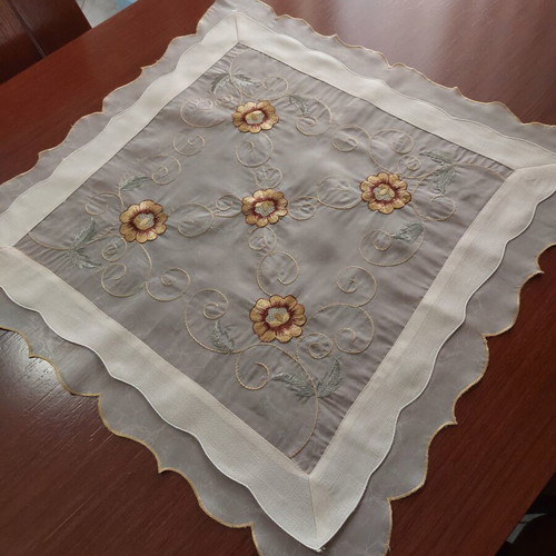 Set of 6 used table linens with embroidered details