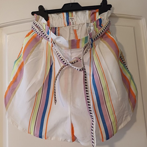 H&M x lemlem shorts like new, size Small, multicolor