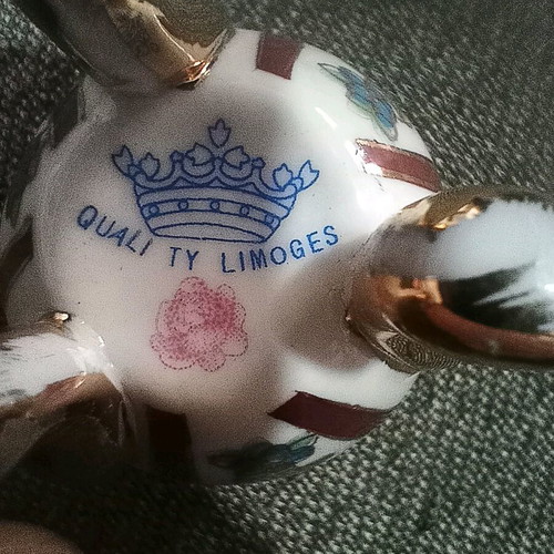 Porcelain Egg Q - Limoge new