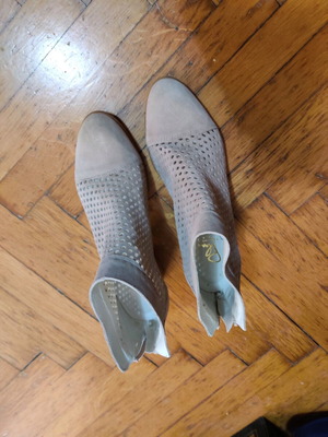 Women's boots like new, size 38, beige