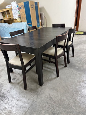 Dining table with 6 chairs used