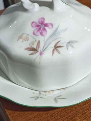 Porcelain bonbonniere lid vintage