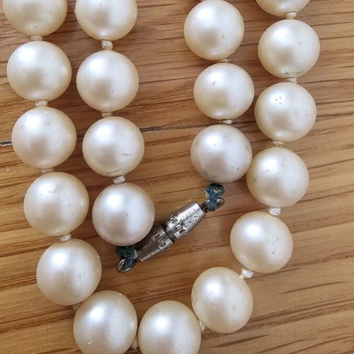 Pearl set vintage used, necklace and earrings in ecru color