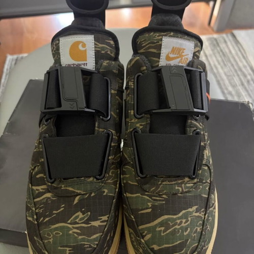 Nike and Carhartt collaboration sneakers dead stock, size 44