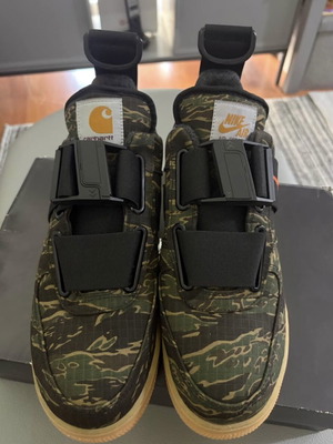 Nike and Carhartt collaboration sneakers dead stock, size 44
