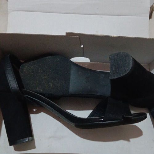 Black platform sandals size 39