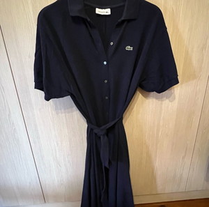 Lacoste φορεμα σε φαρδιά γραμμή με ζώνη