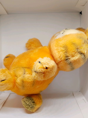 Garfield and Bugs Bunny plush toys used, collectible pack
