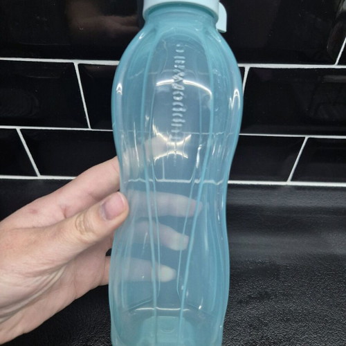 Tupperware water bottle like new