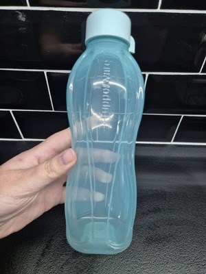 Tupperware water bottle like new