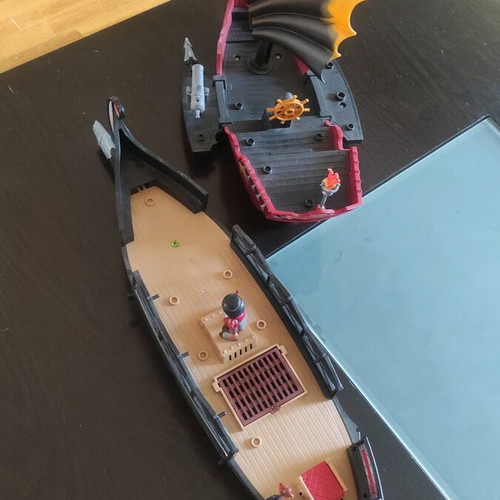 Playmobil ships like new