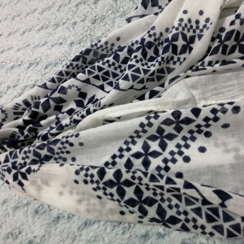 Benetton cotton scarf used, white with blue