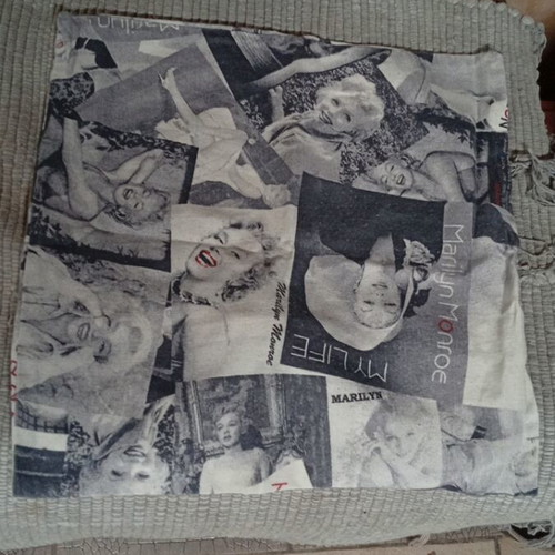 Pillowcases for sofa pillows like new, zipper closure, set of two 1.80m