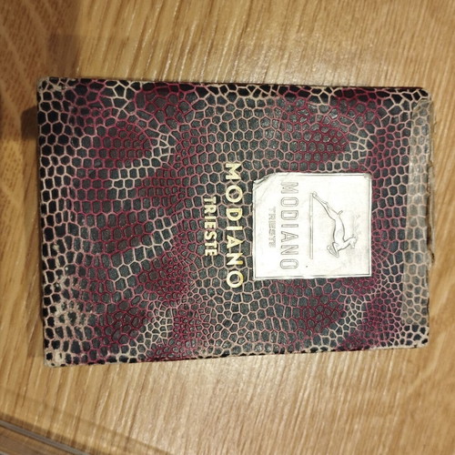 Collectible playing cards used, set of 2