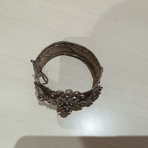 Silver bracelet like new, worn at an engagement