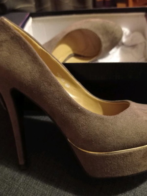 Gray suede pumps used, winter style with gold detail, size 40
