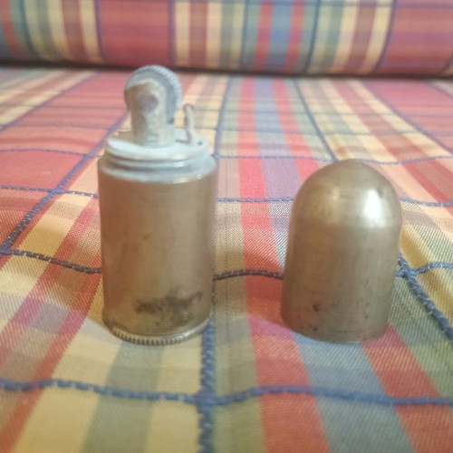 Metal screw lighter used, ball-shaped