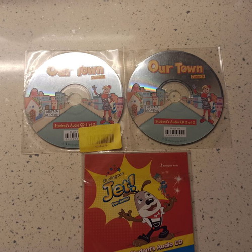Children's CDs and DVDs like new, pack of 3, dubbed