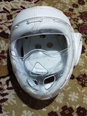 Karate protective helmet used, very good condition