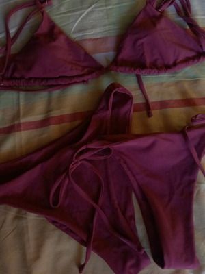Burgundy bikini like new, size S