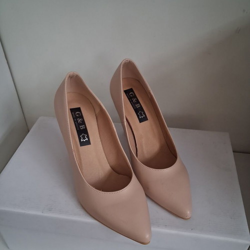 Pumps size 35 new