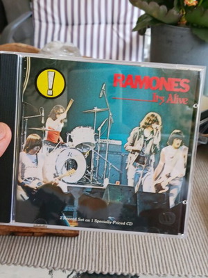 Ramones Its Alive Greatest Hits CD μεταχειρισμένο