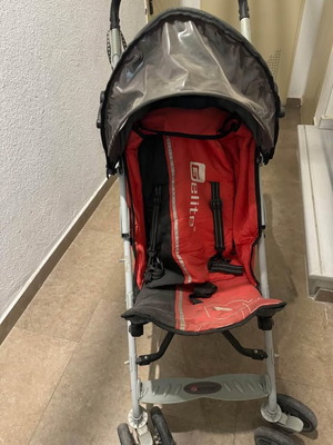 Single stroller like new, versatile and easy to use