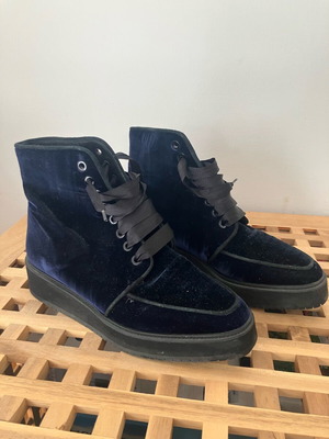 Paloma Barceló blue velvet ankle boots size 38 like new