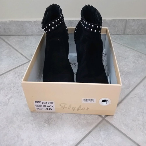 Women's ankle boots used with studs and buckle, size 41