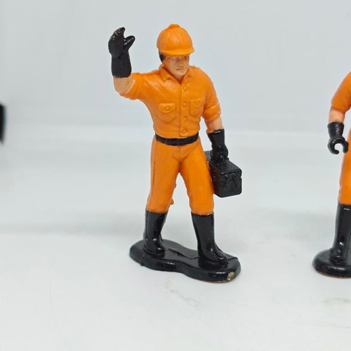 Vintage collectible worker figures set of 2 like new