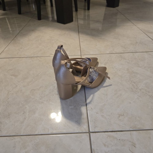 Pumps with thick heel like new, gold, size 39