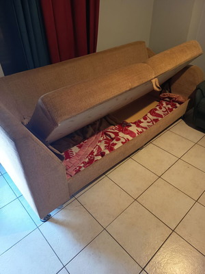 Three-seater sofa with storage space