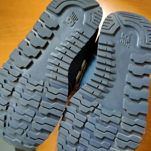 New Balance boy sneakers size 26 like new, blue and green