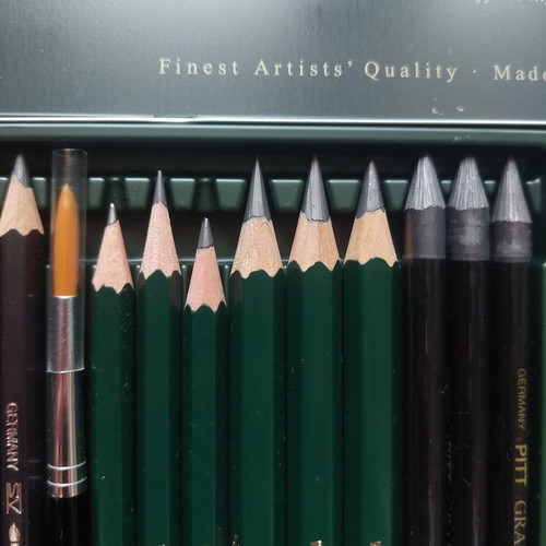 Faber-Castell Pitt Graphite Set 19 pieces like new