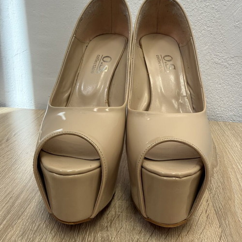 Olympic Stores beige patent leather high heels, size 40
