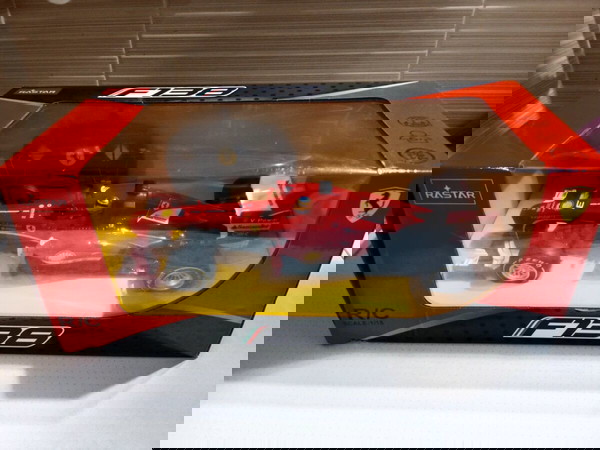 Τηλεκατευθυνόμενο Αυτοκίνητο Ferrari F138 RASTAR (1:18) – Καινούργιο