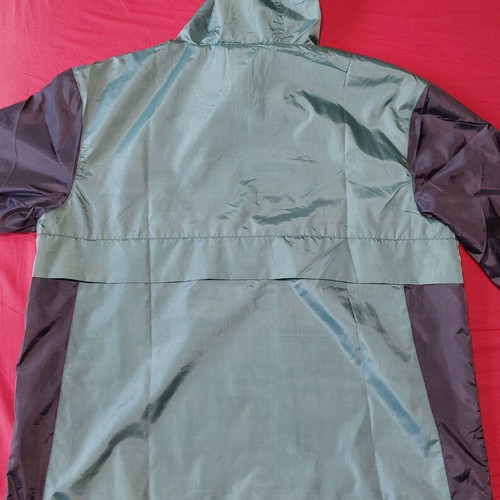 Energy waterproof jacket size Medium like new, black and green